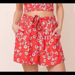 Gianni Bini Linen Blend Red Floral High Rise Shorts-Pockets & Matching Belt NWT